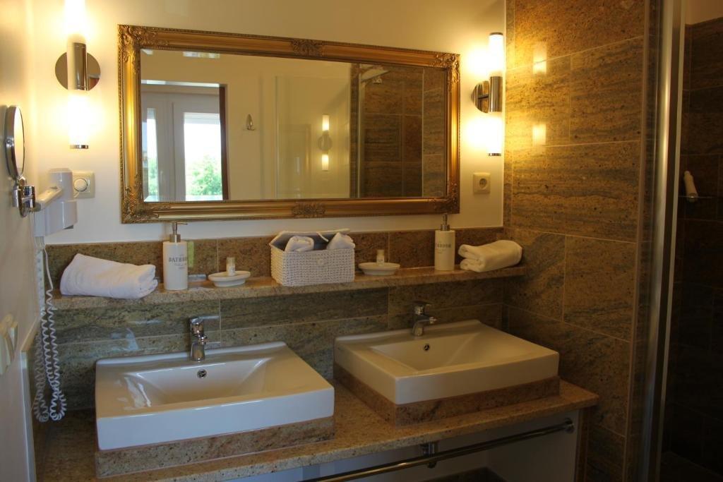 Hotel Al Faro Lodge Am See Подерсдорф-ам-Зе Екстер'єр фото