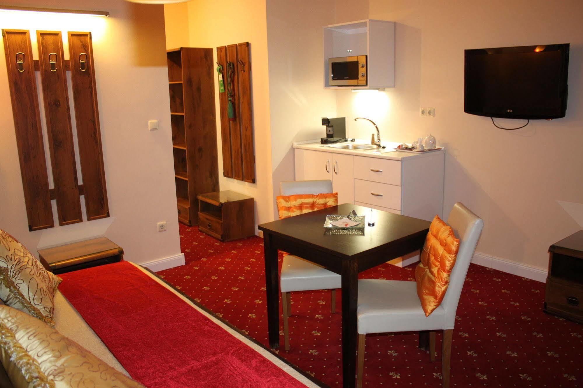 Hotel Al Faro Lodge Am See Подерсдорф-ам-Зе Екстер'єр фото